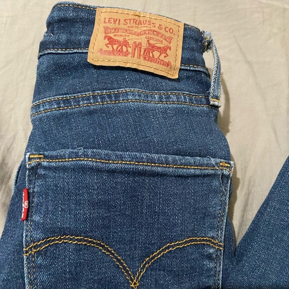 LEVI HIGH RISE ANKLE JEAN - Picture 4 of 4